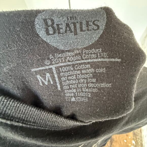Beatles T Shirt Graphic Logo Band Tee Distressed Black Classic RockUnisex M - Picture 3 of 4